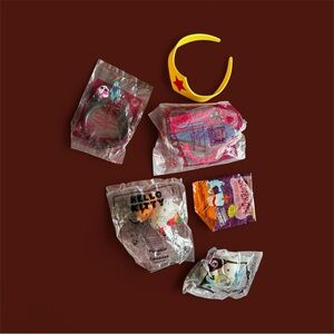 Mixed Lot of Fast Food Toys-Hello Kitty, Monsters High, Scooby Doo, Wonder Woman